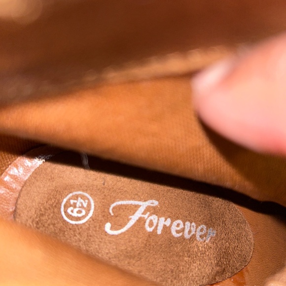 Shoes - Picture 5 of 5